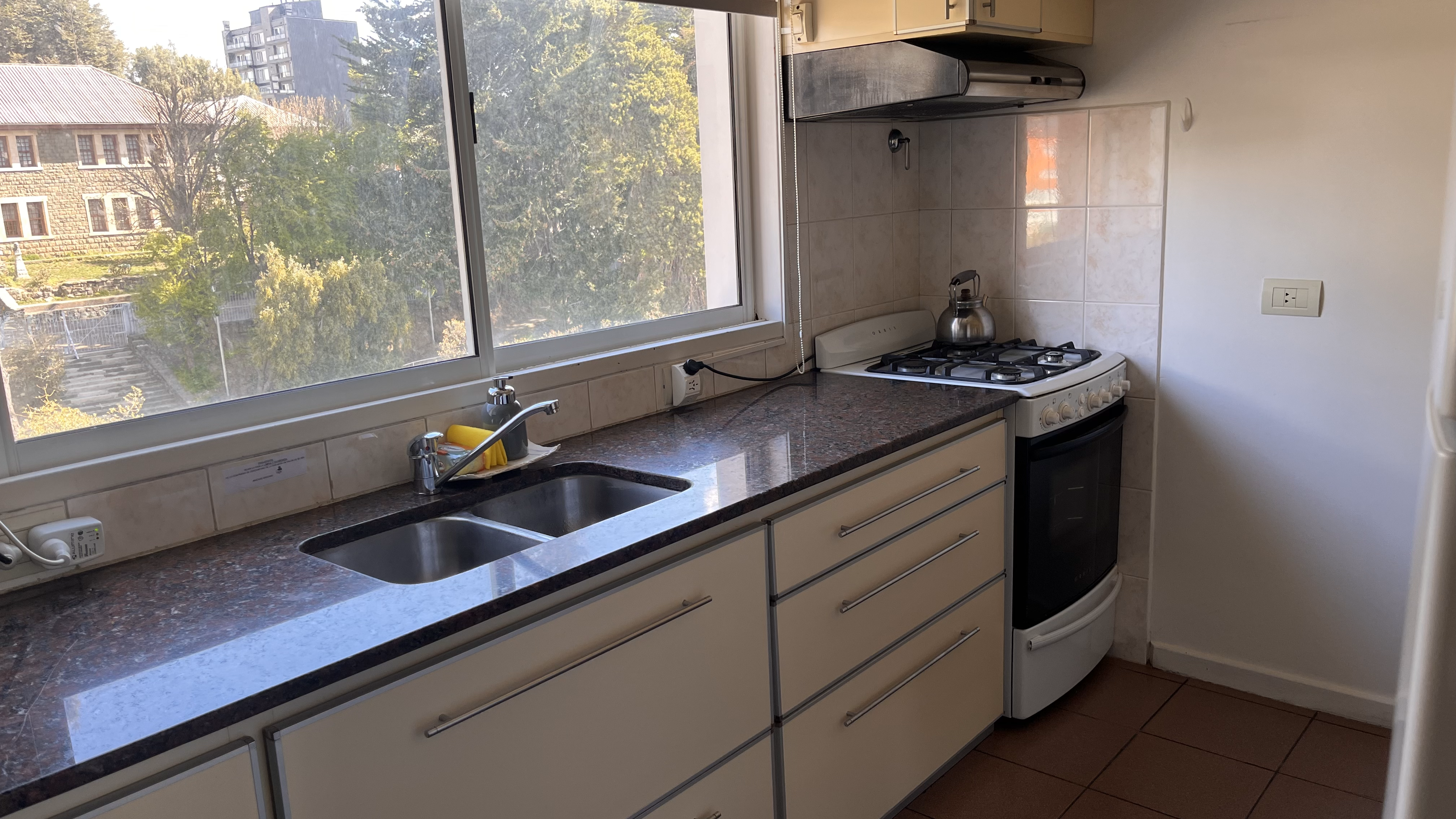 Departamento con vista al lago y cochera. RESERVADO