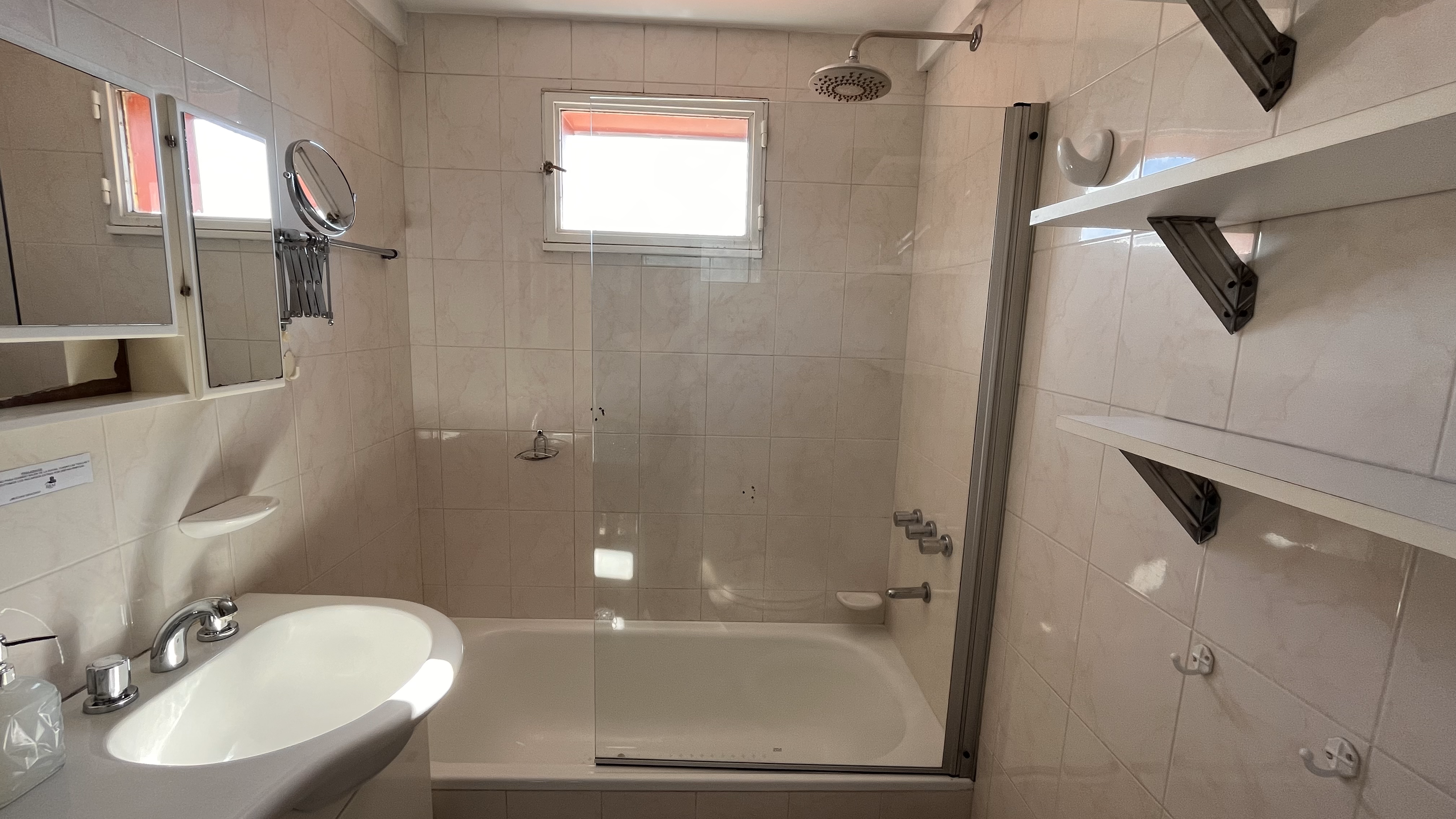 Departamento con vista al lago y cochera. RESERVADO