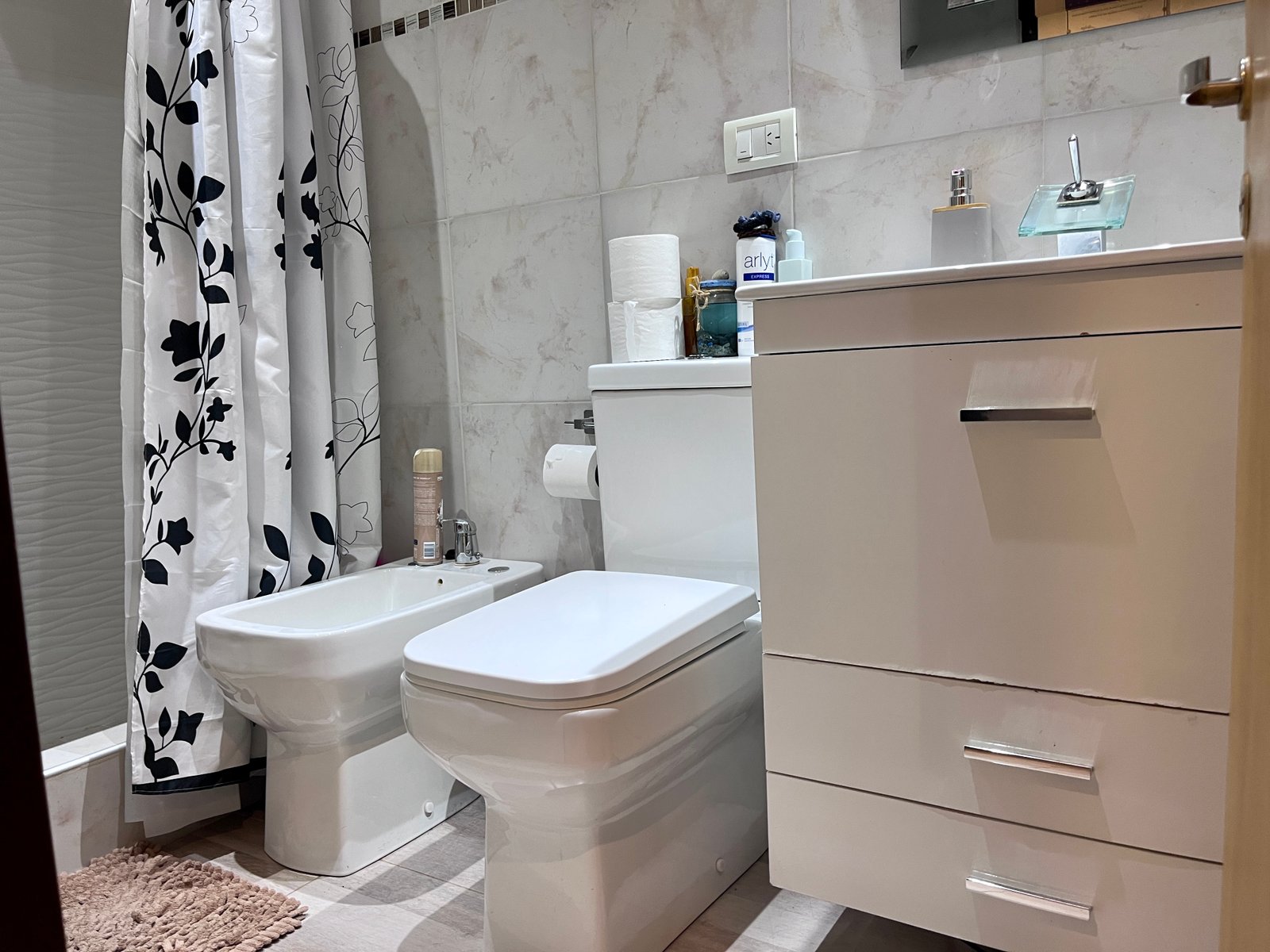CASA con Patio En B° 400 VIVIENDA - Apta Crédito Hipotecario