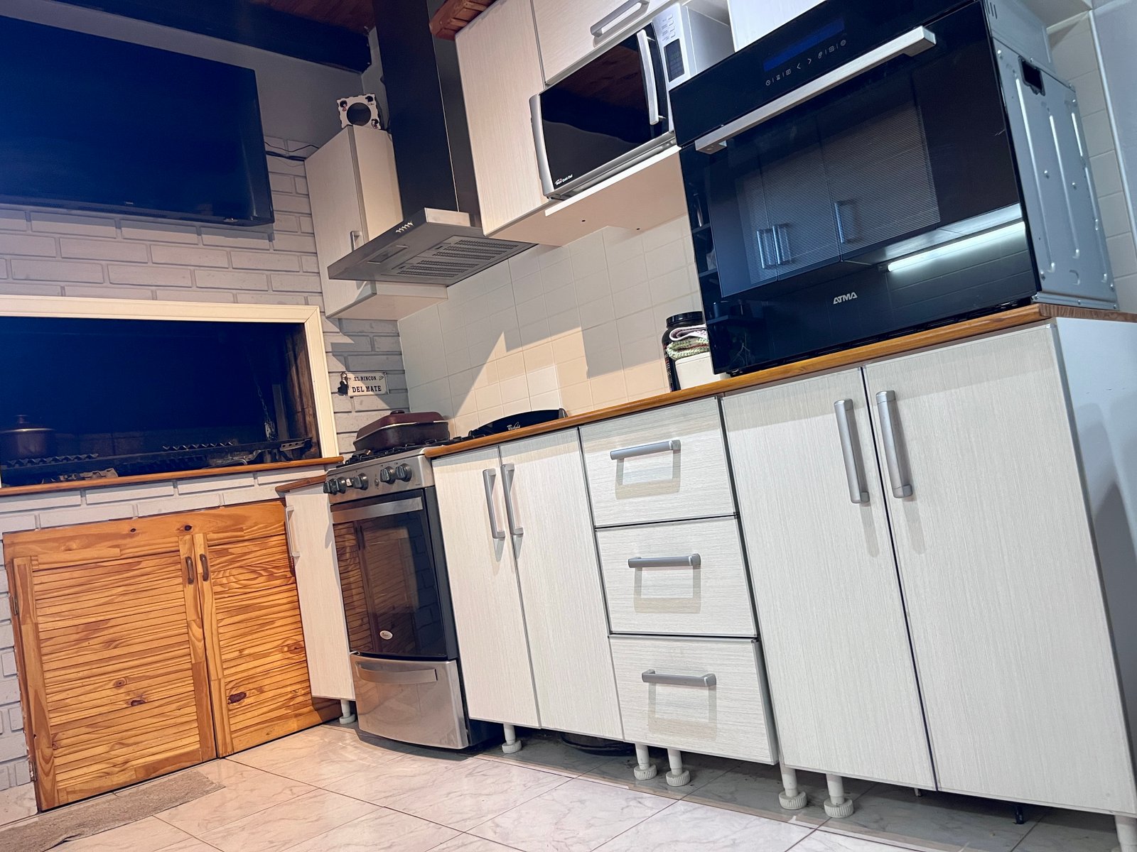 CASA con Patio En B° 400 VIVIENDA - Apta Crédito Hipotecario