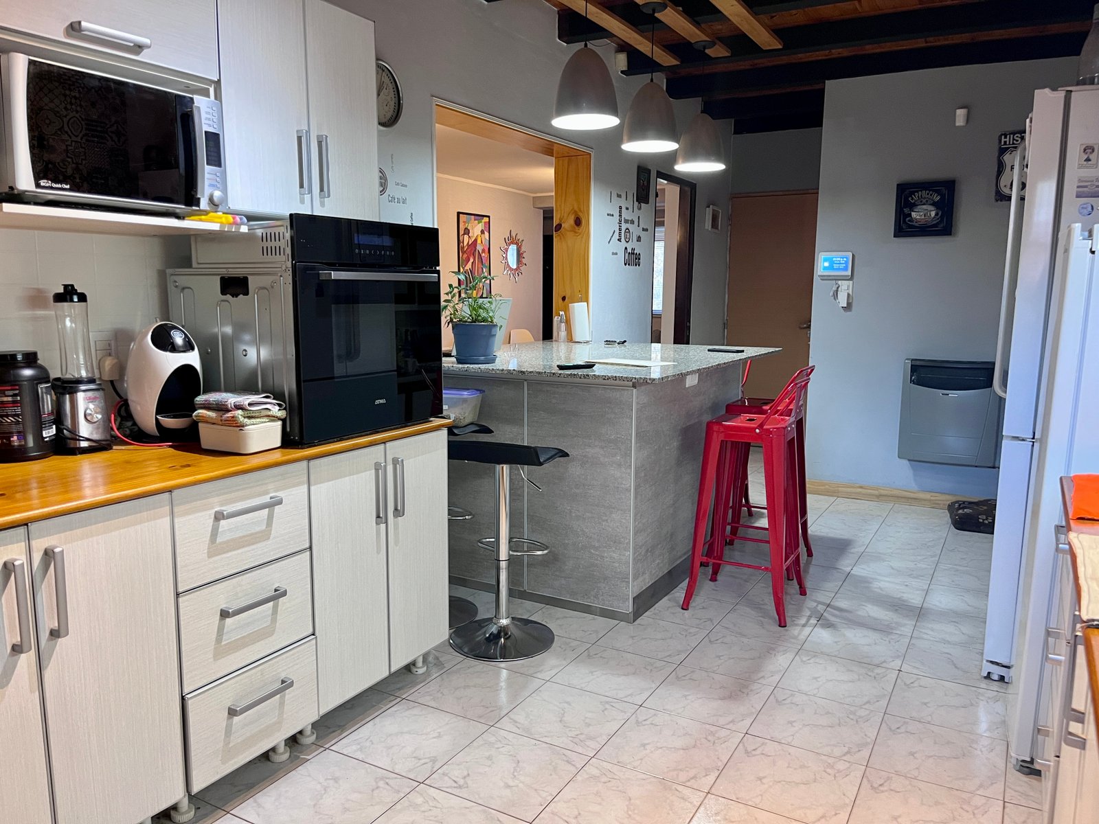 CASA con Patio En B° 400 VIVIENDA - Apta Crédito Hipotecario