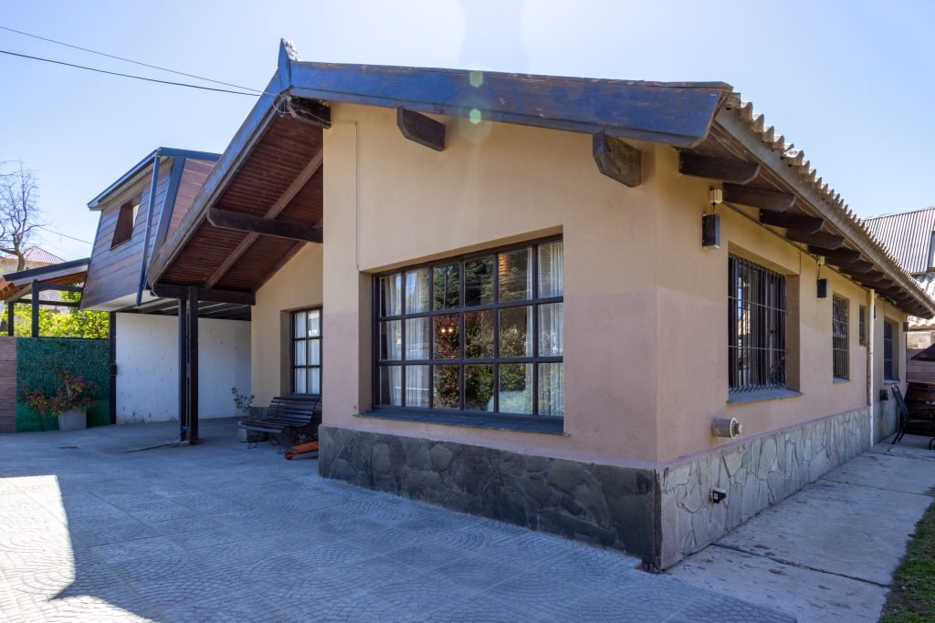 Casa con Patio, en B° Jardín Bótanico