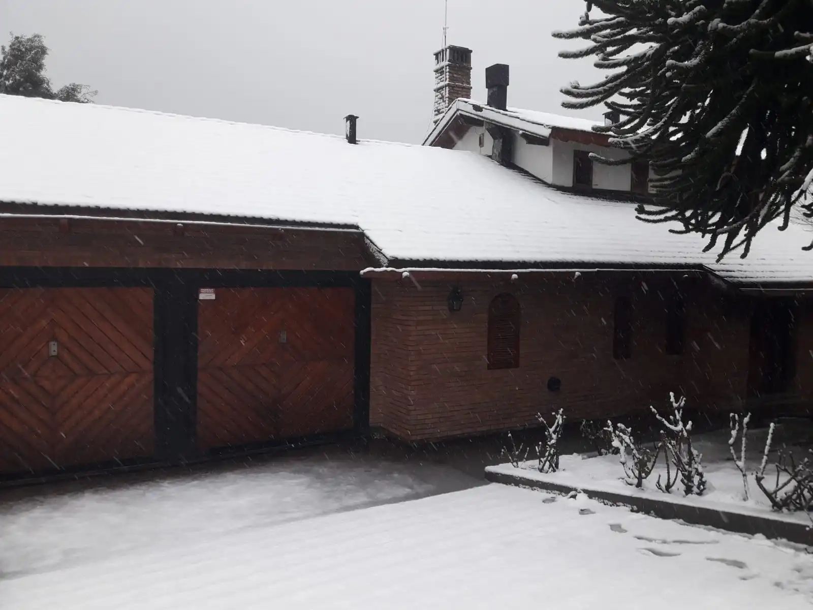 Casa con Vista al Lago y Pileta