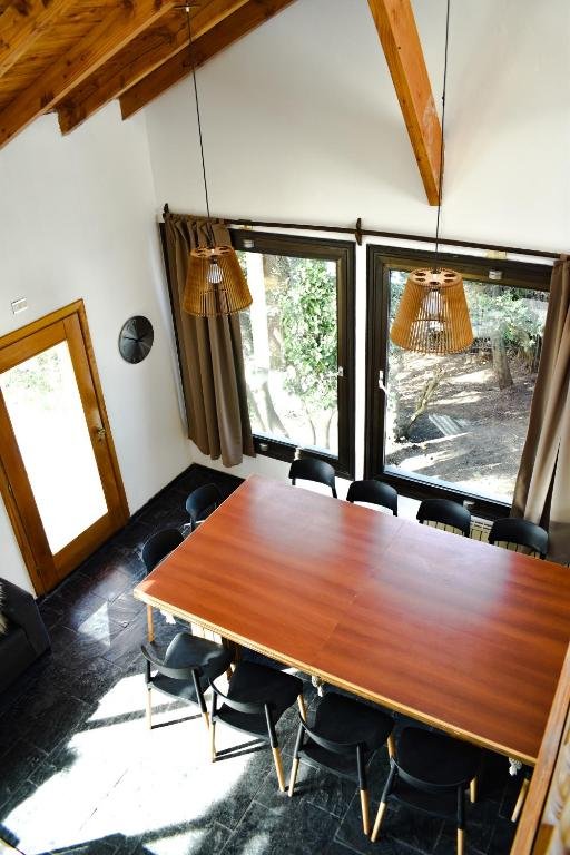 Casa con Vista al Lago y Pileta