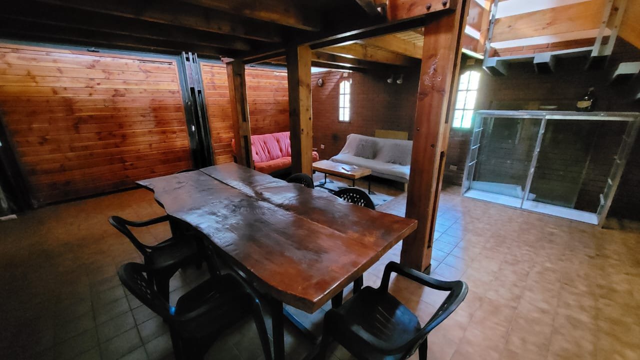 Casa con Vista al Lago y Pileta