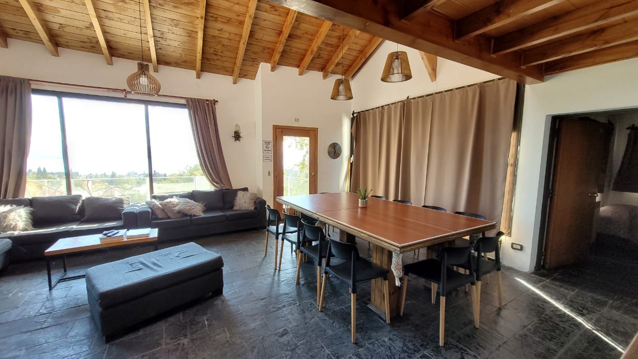 Casa con Vista al Lago y Pileta