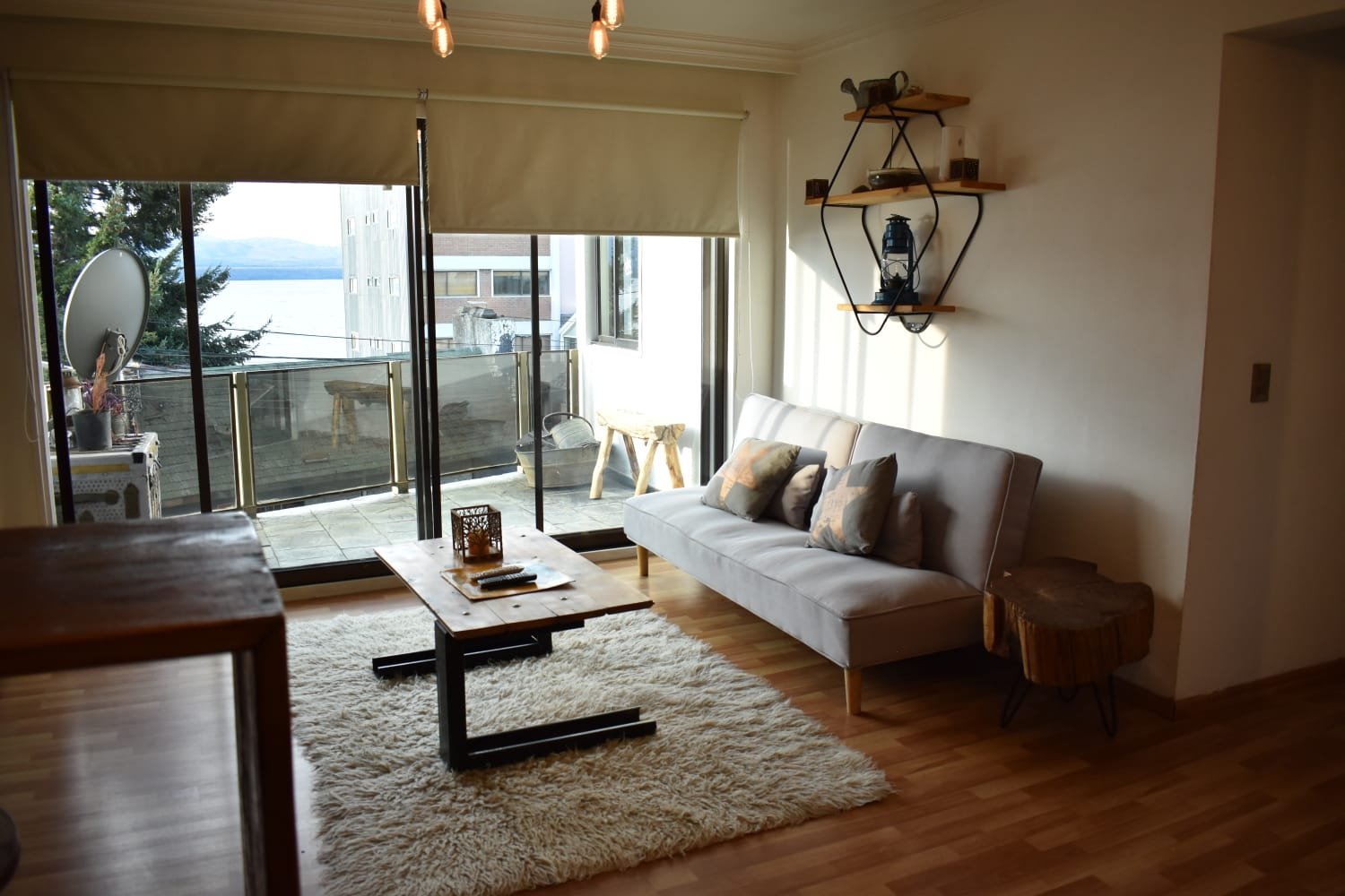 Departamento con Vista al Lago y Cochera, en el Centro