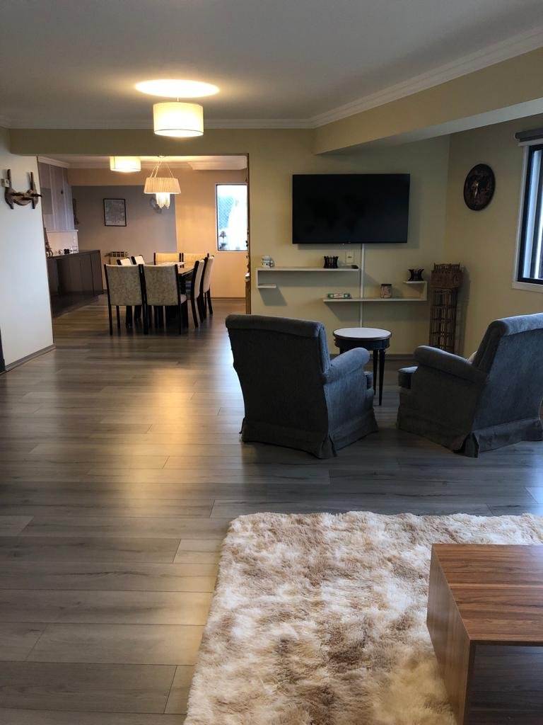 Departamento con Vista al Lago y Cochera.