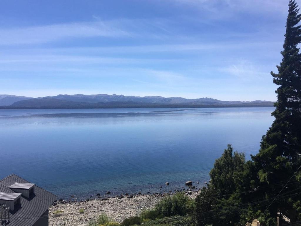 Departamento con Vista al Lago y Cochera.