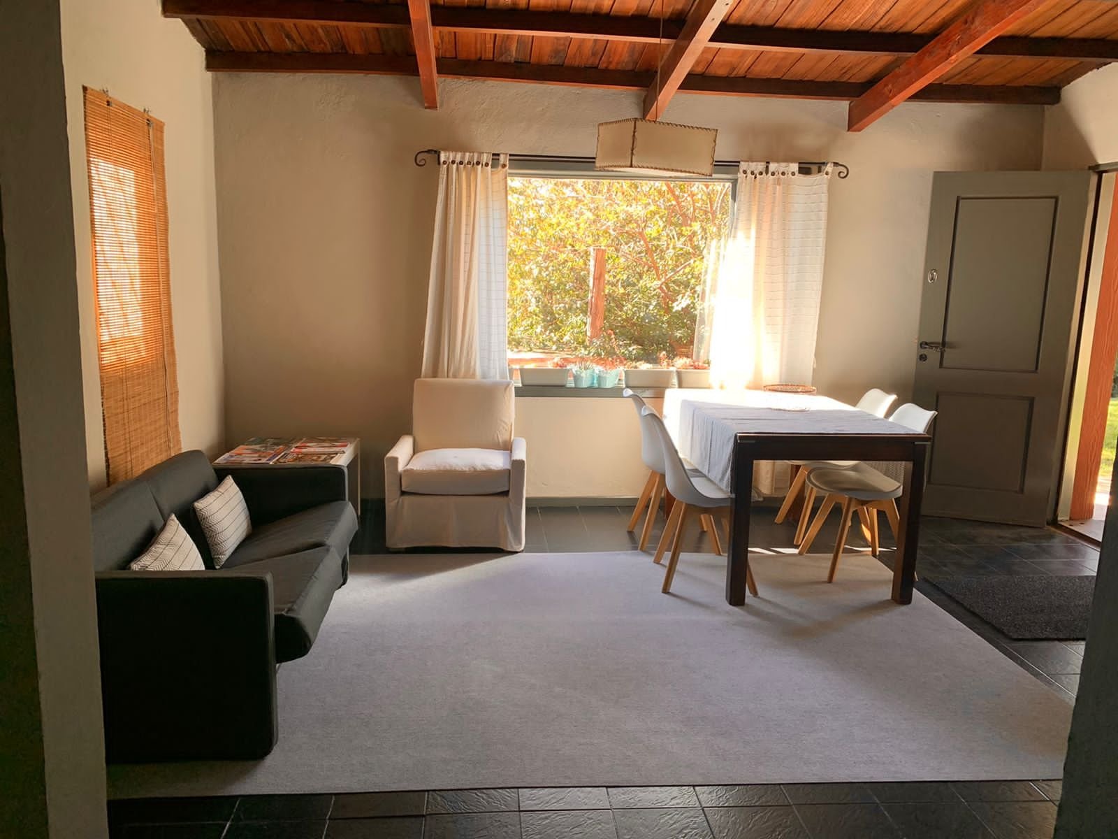 Casa con Patio y Vista al lago