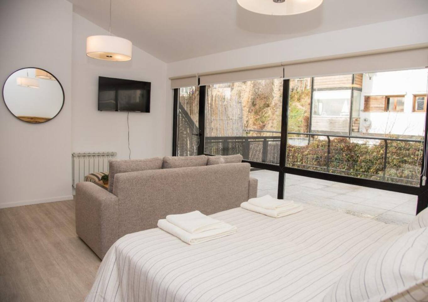 Monoambiente Amplio, con Vestidor y Terraza propia, en el Centro de Bariloche