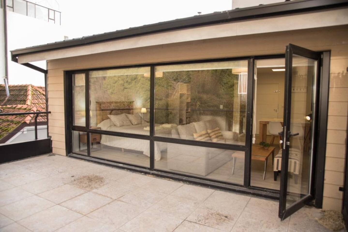 Monoambiente Amplio, con Vestidor y Terraza propia, en el Centro de Bariloche